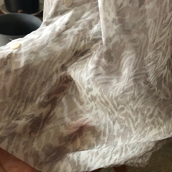 Cute H&M chiffon top - Picture 2 of 4